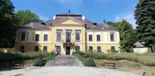 De La Motte Castle Noszvaj