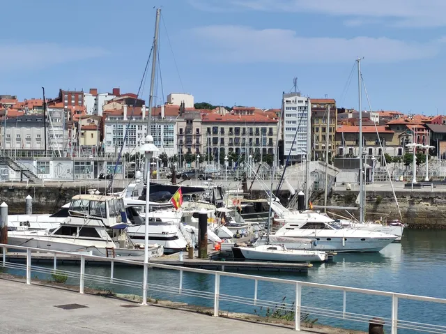 Muelle De Gijón
