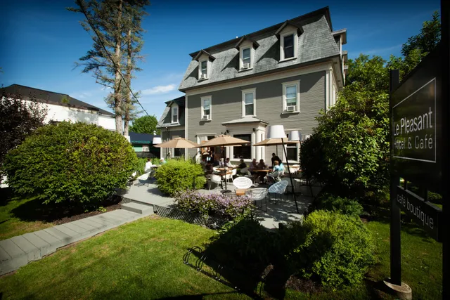 Le Pleasant Hôtel, Sutton