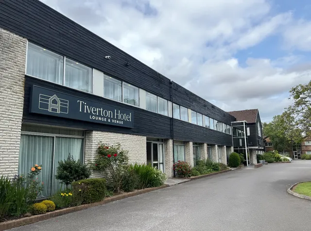 Tiverton Hotel Lounge & Venue