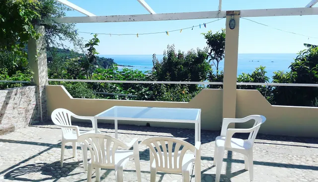 Varagoulis Giannis & Lenas Apartments