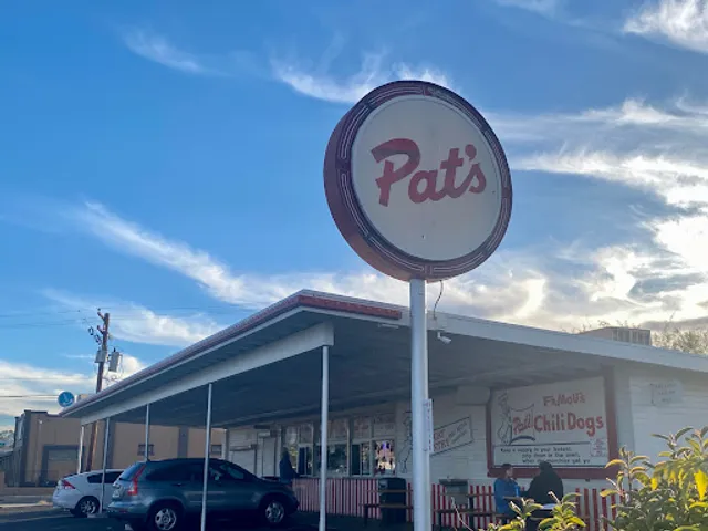 Pat's Chili Dogs