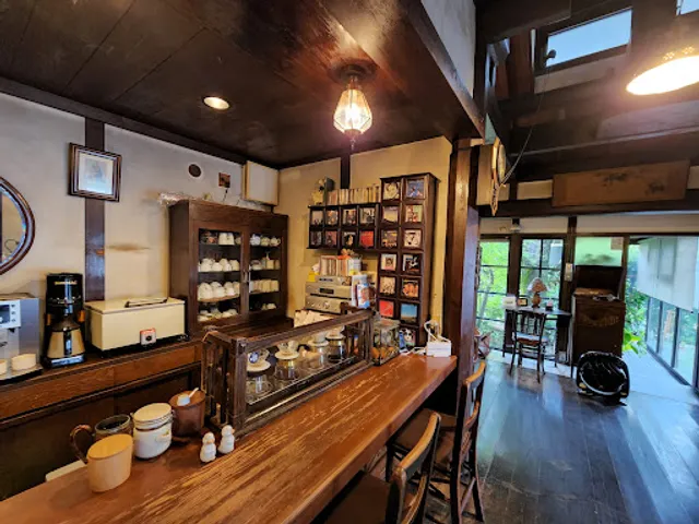 TEA ROOM AVIAN・TOT