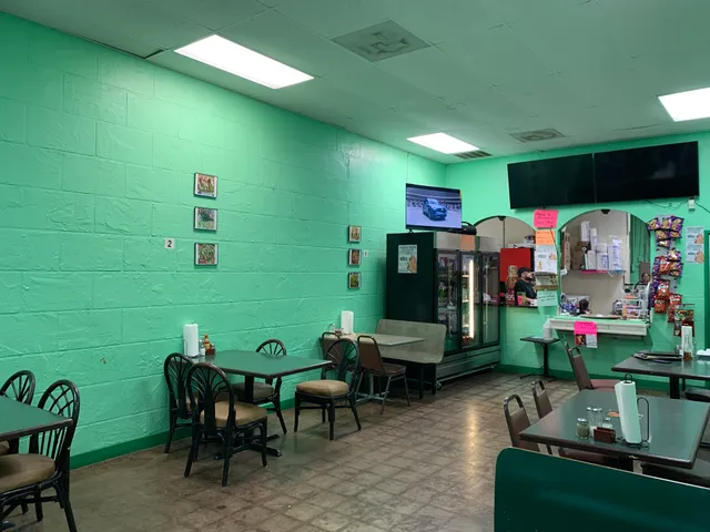 La Familiar Restaurant y Panadería 🥯