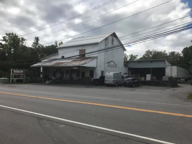 Hemlock's Farm & Garden