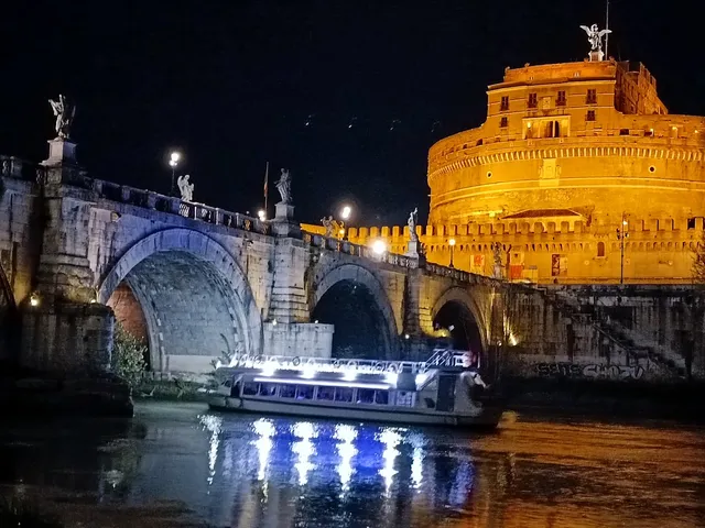 Boat Tour in Rome