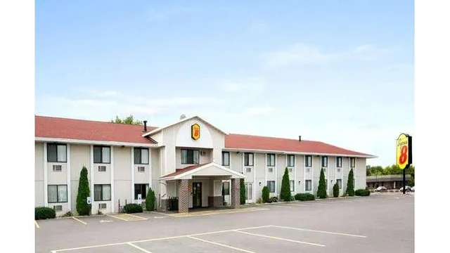 Super 8 by Wyndham Eau Claire WI
