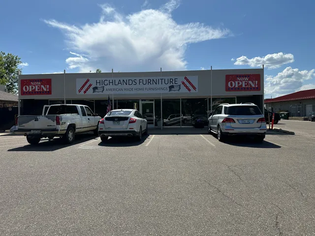 Highlands Furniture & Decor
