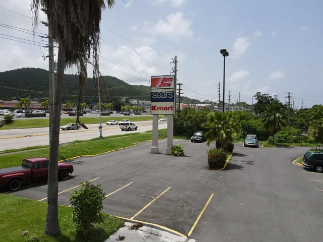 Del Este Shopping Center