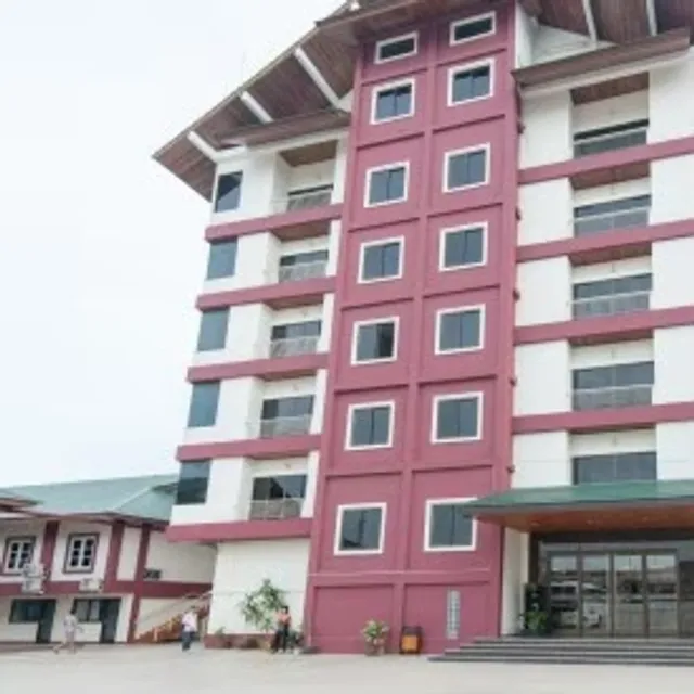 The President Hotel at Chokchai 4