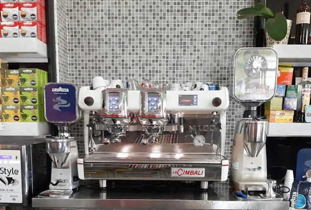 Happy Bar - Delia Denis