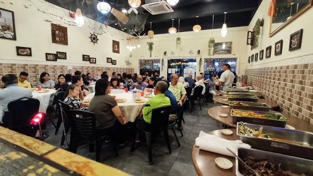 Little Fish Village Seafood Restaurant 小渔村