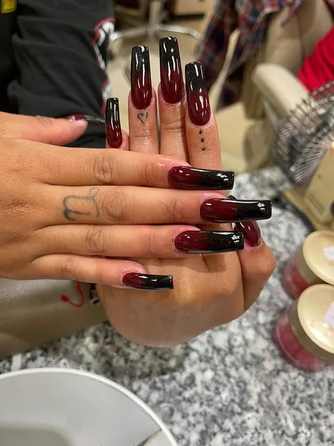Kiki Nails