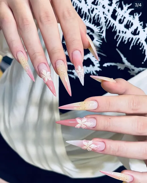 mini muse nail & spa