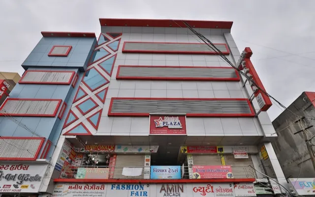 OYO 44233 Motel Plaza