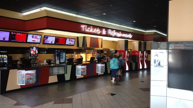 AMC CLASSIC Riverstone 15