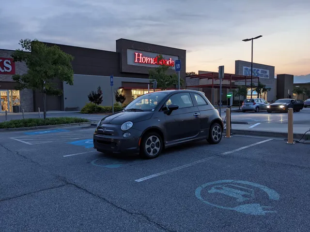 Suburban Plaza Shopping Center