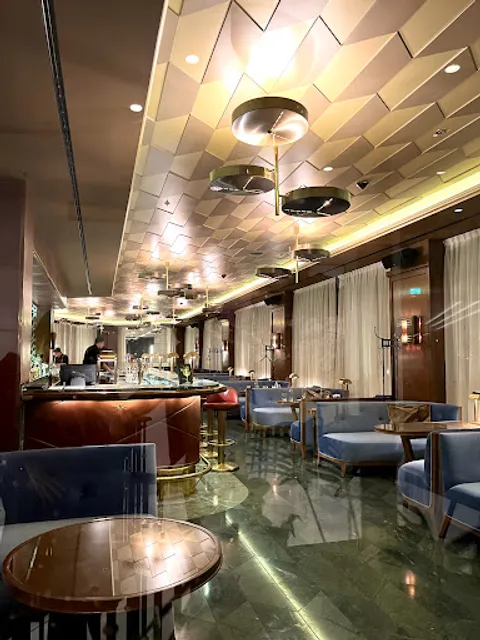 Lang Bar im Waldorf Astoria