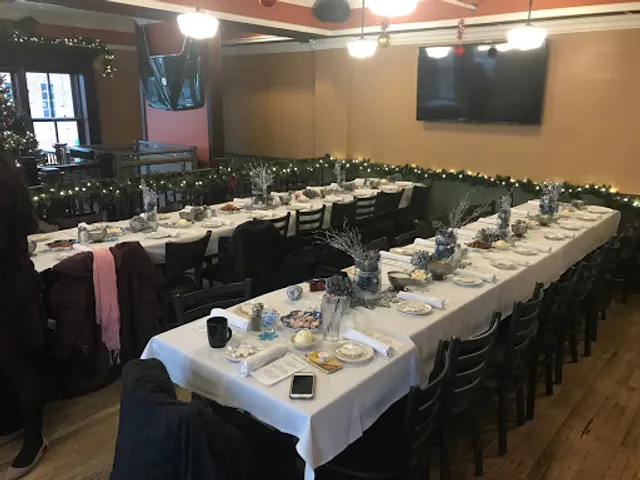 Fin's Eatery & Spirits