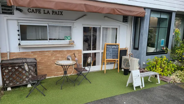 Cafe La Paix