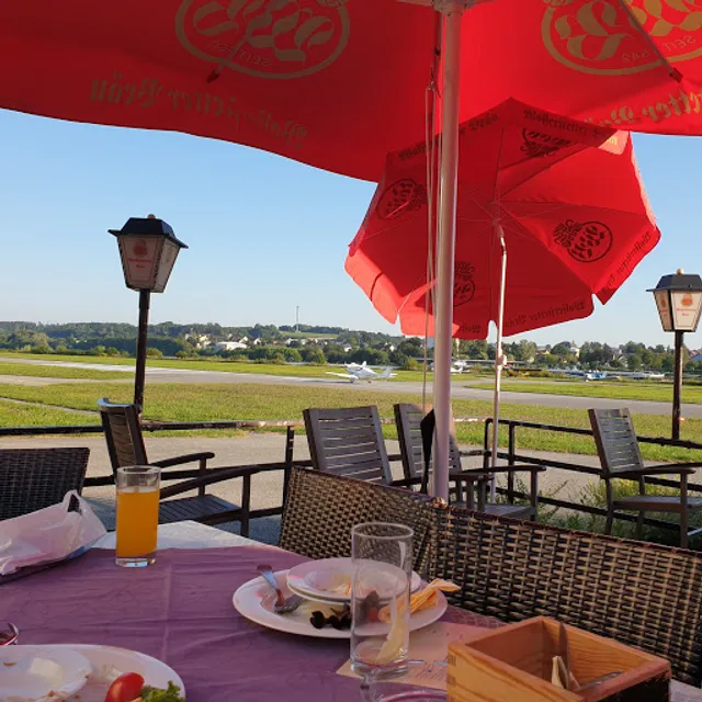 Flugplatz-Restaurant Vilshofen Terrassencafé M+R