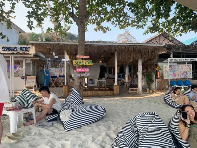 Sea Sky Cafe and Bar