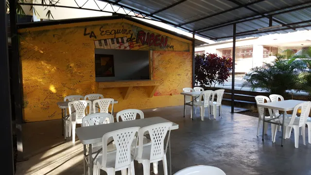 La Esquina De Ruben Food