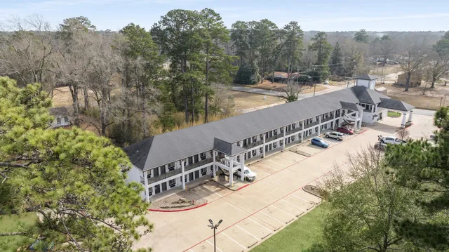 Super 8 by Wyndham Mansfield LA