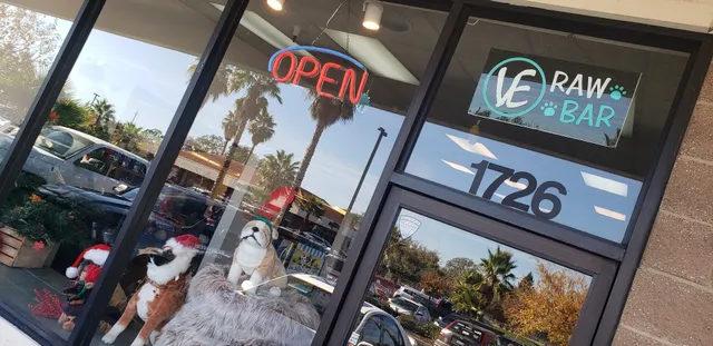 Treats Natural Pet Marketplace