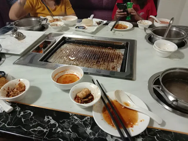 Mr Fat Steamboat & BBQ 肥仔火锅烧烤