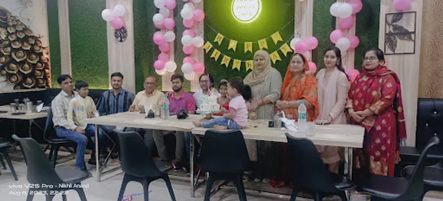 Momo Magic Cafe & Indian Masala Magic (Family Restaurant)