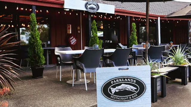 Riverside Bar & Restaurant