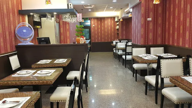 Dhaka Indian Kitchen (HALAL)