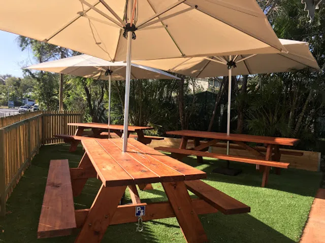 Round Hill Road Pizza