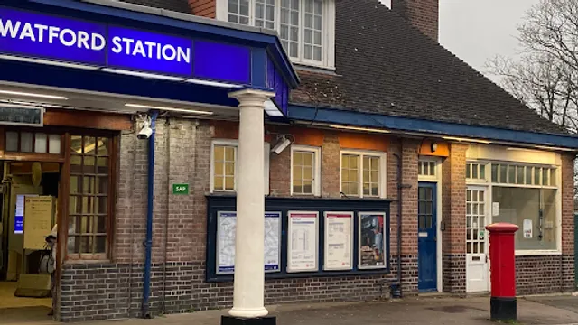 BloomsYard - Watford Station
