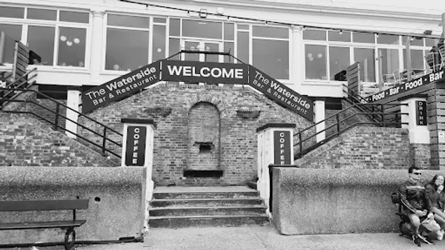 Waterside Bar