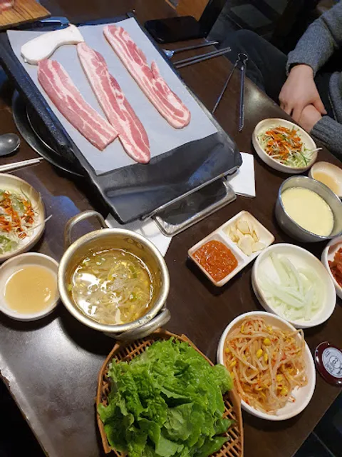 꿀순이앤꿀돌이평화점