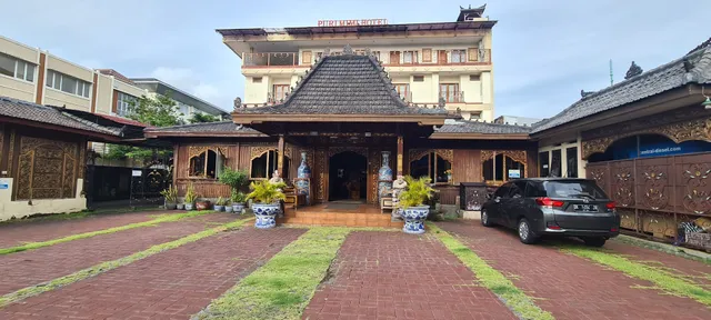 Puri Mimi Hotel