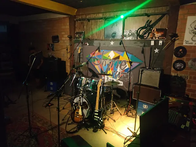 Shine Crazy Rock Bar