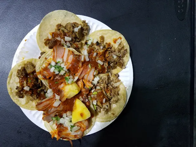 Leo's Tacos Truck