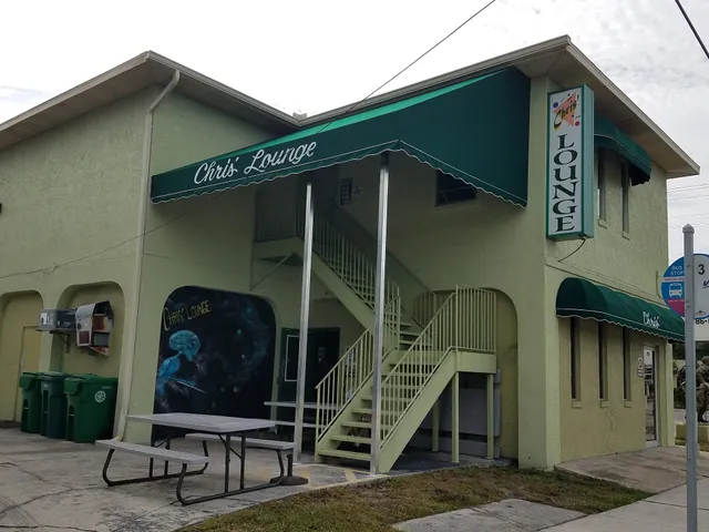 Chris' Lounge