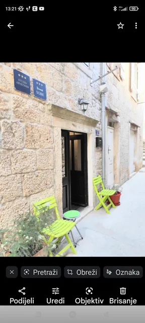 Apartments & Rooms As