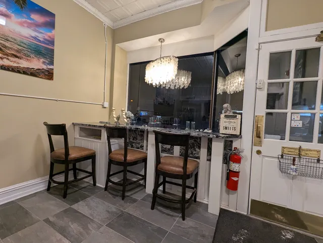 Queens Caribbean Kitchen (Jerk Chicken , Jerk Pork)