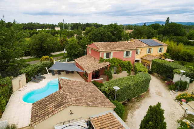 Les gîtes de charme de Bel-Air 4 étoiles en Provence, confort détente et piscine, Luberon, proche Avignon Gordes Apt