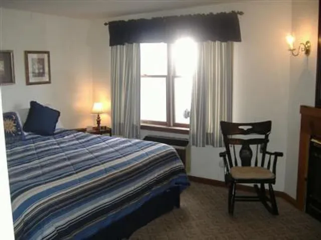 Sturbridge Country Inn