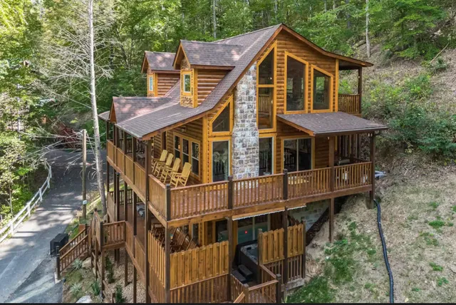 Bear Splash Cabin