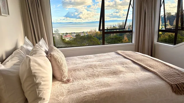 Fantail Hill Bed & Breakfast