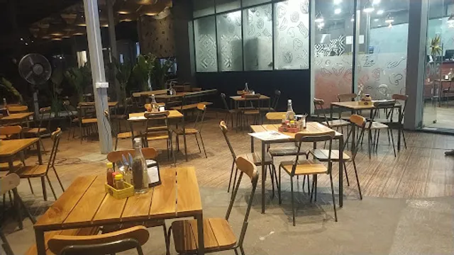 Onesta Magarpatta, Pune