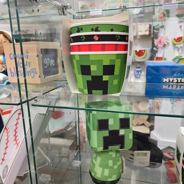 Carlee's Hallmark Shop