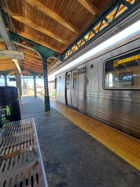 Astoria-Ditmars Blvd